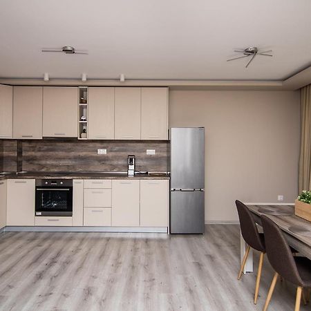 Cozy Flats Nearby Center Free Park Area Apartment Varna Luaran gambar