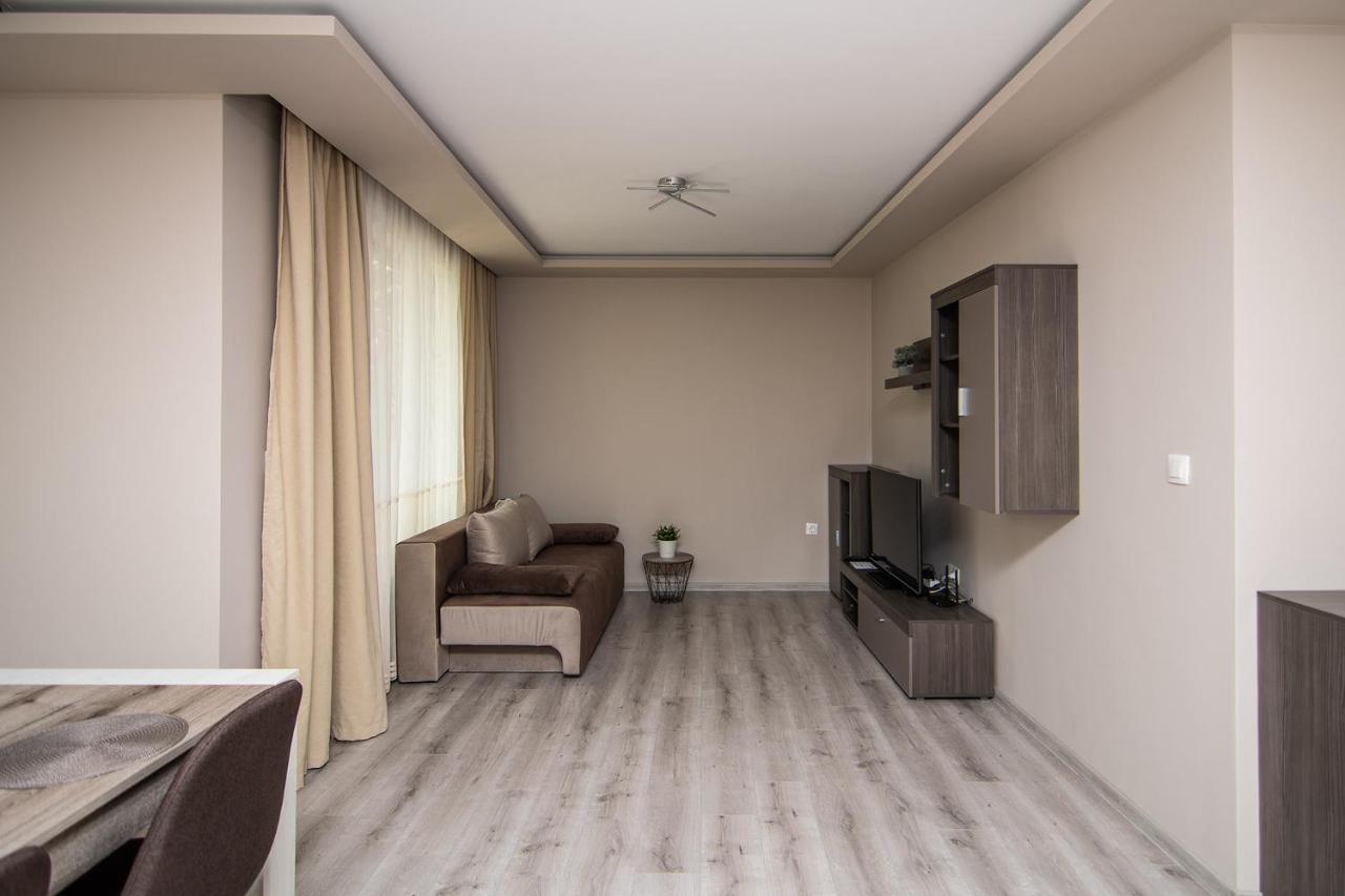 Cozy Flats Nearby Center Free Park Area Apartment Varna Luaran gambar