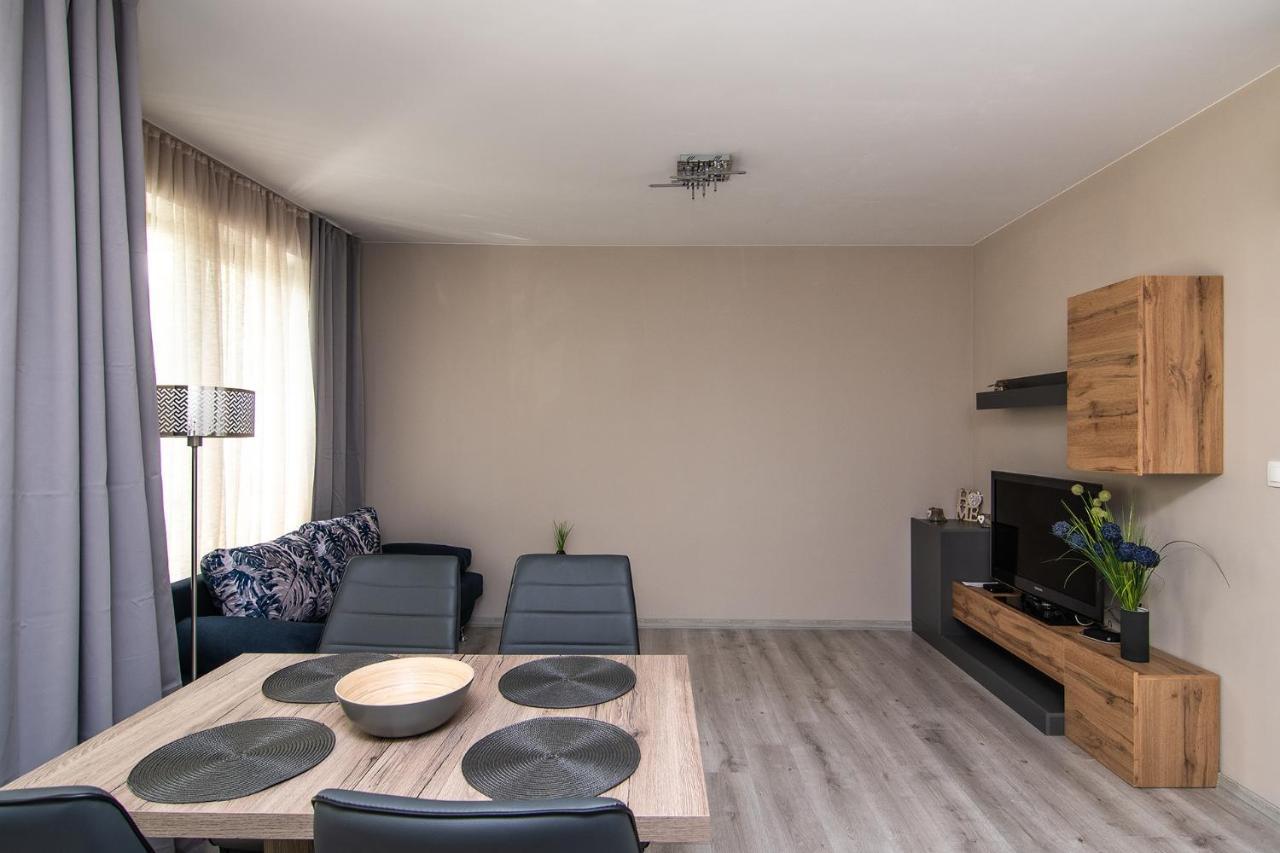 Cozy Flats Nearby Center Free Park Area Apartment Varna Luaran gambar