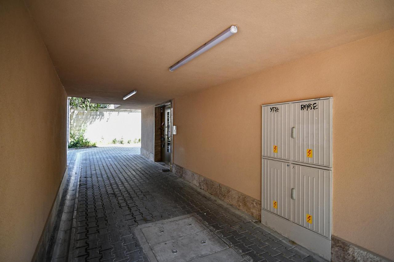 Cozy Flats Nearby Center Free Park Area Apartment Varna Luaran gambar